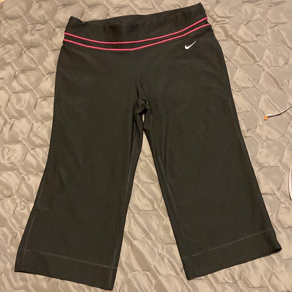 Nike Dri-fit Capri workout pants